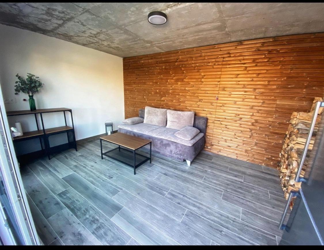 Vila Slnecny Dom Pri Jazere Hruba Borsa Exteriér fotografie